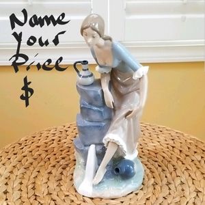 Nao Lladro Figure Girl From the Fountain